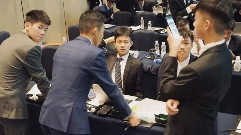 EIC | 经济学人论坛 · 终章 EIC | 经济学人论坛 · 终章