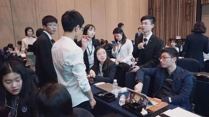 EIC | 比赛第二日纪实 EIC | 比赛第二日纪实