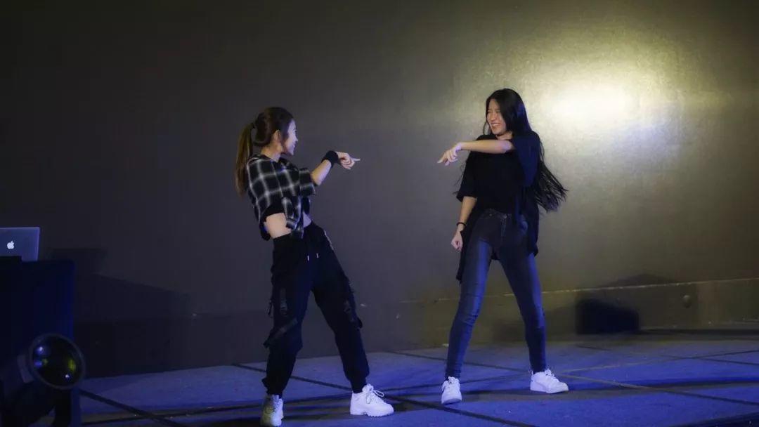 EIC | 斯人若彩虹,遇上方知有。 EIC | 斯人若彩虹,遇上方知有。