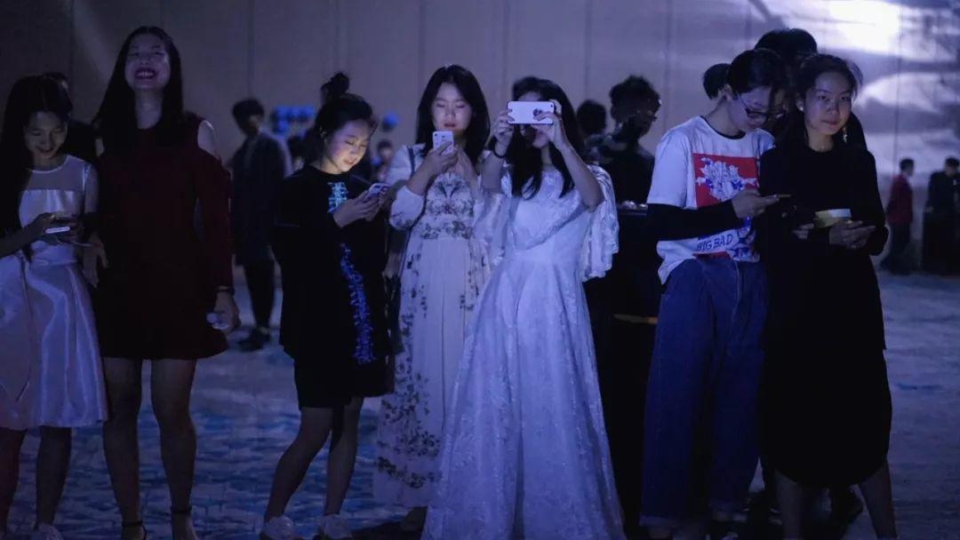 EIC | 斯人若彩虹,遇上方知有。 EIC | 斯人若彩虹,遇上方知有。